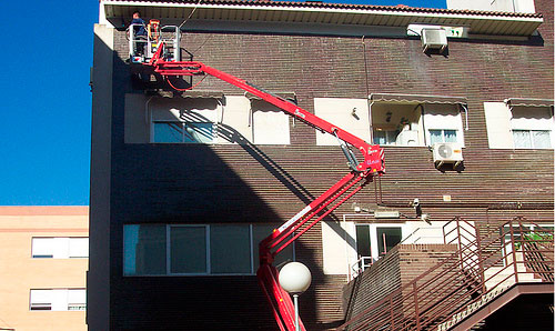 Cesta Diesel en edificio